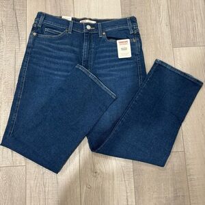 Levi’s High-Rise Straight